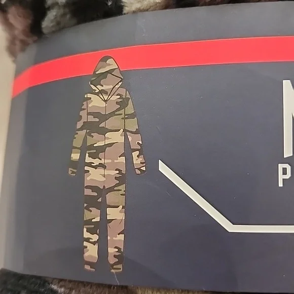 Plush Hooded Camo Onsie - Picture 2 of 2